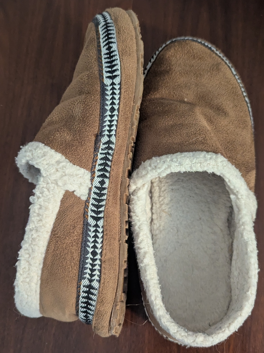 Pendleton Women's Brown Faux Suede Slip-On Slippers with Sherpa Lining